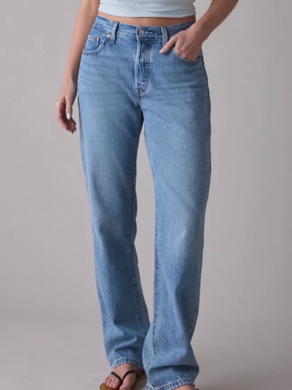 Levi’s Women’s 501 90’s Mid rise Straight Jeans, Medium Wash, Size 27
